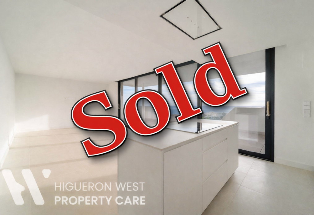 SOLD  – Impressive 3 bedroom Apartment in Higueron West Phase 14 with open views